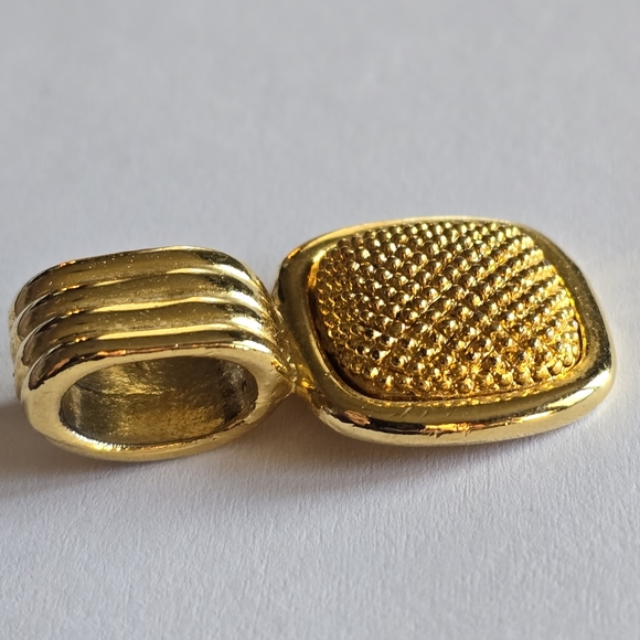 Vintage pendant gold tone slider textured rounded corners square womens - Picture 2 of 9